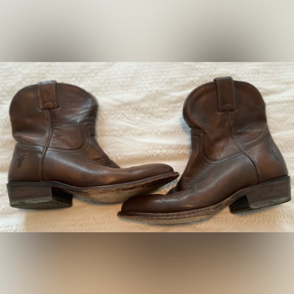 FRYE Stitched Billy Short Cowgirl Boot/Bootie Sz 7 EUC - Picture 1 of 9